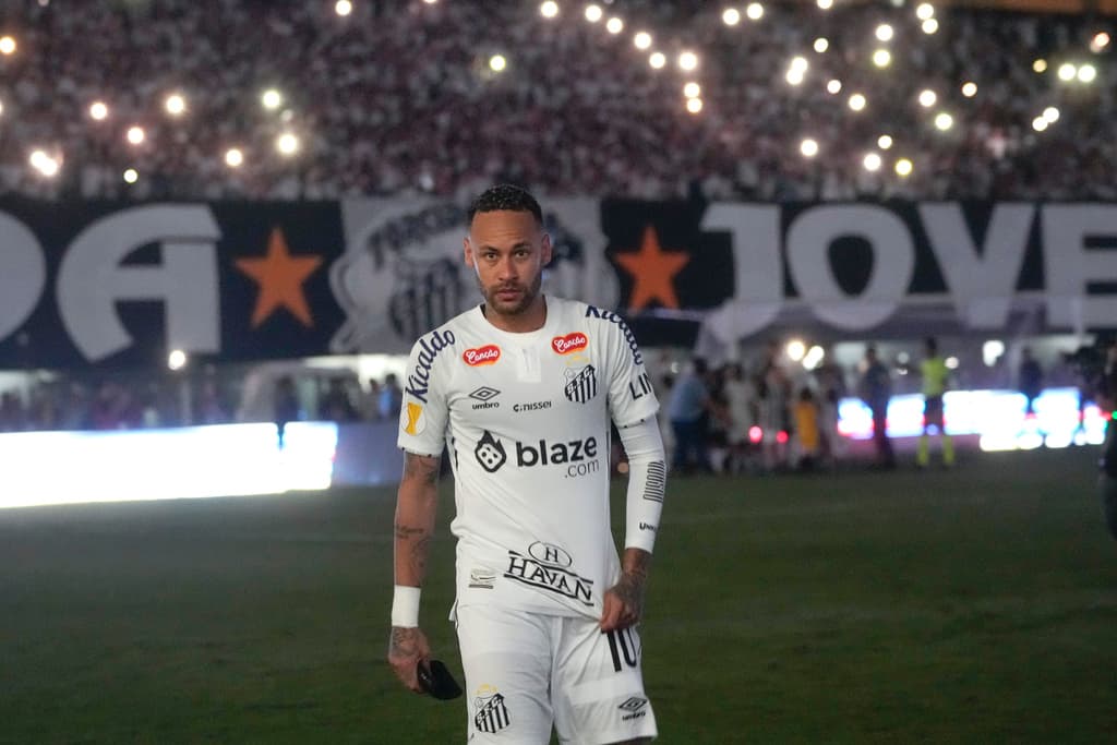Neymar bëhet viral me përgjigjen ndaj tifozit