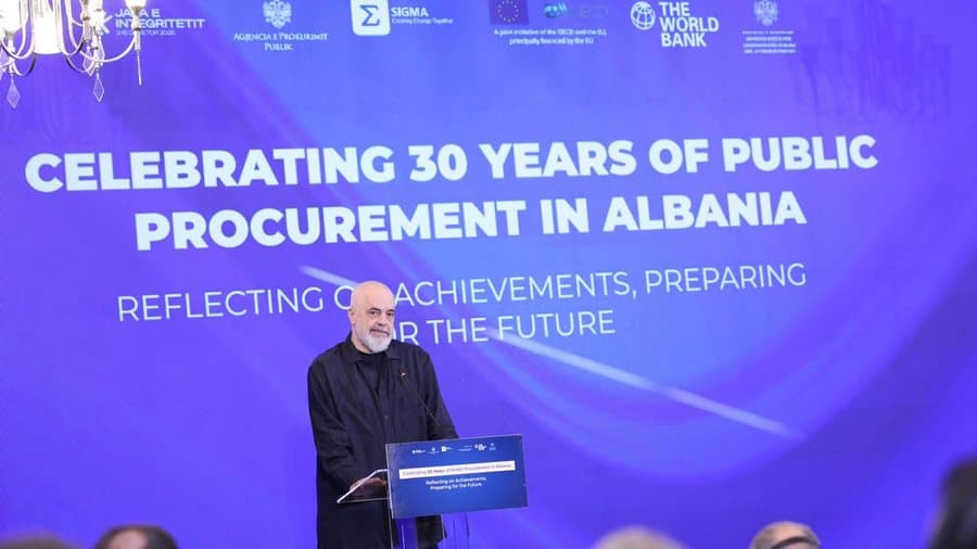 “Do ia kalojmë inteligjencës artificiale”, thotë Rama