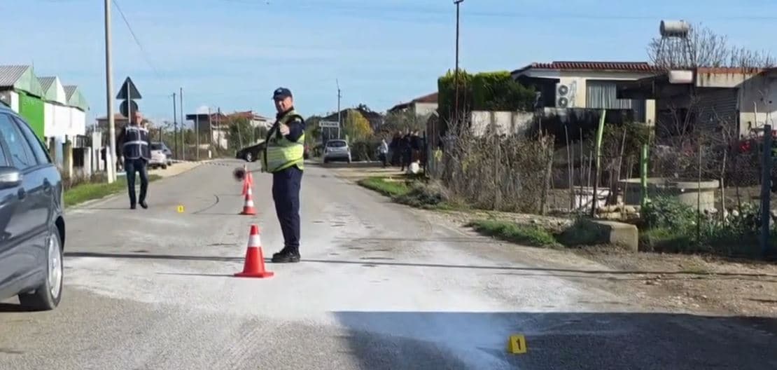 Vdes 50-vjeçari në Shqipëri pasi u godit nga vetura