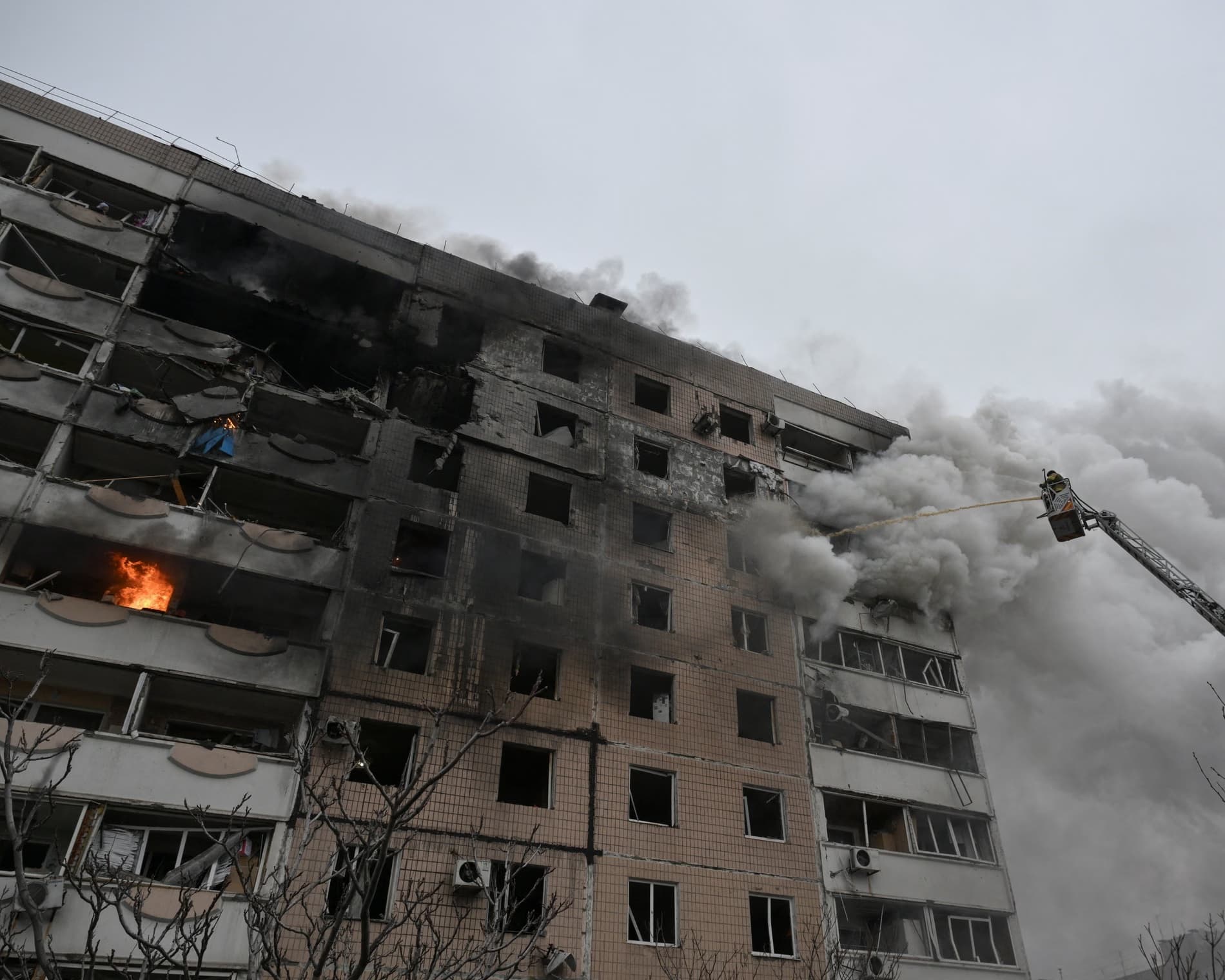 Udhëheqësve të BE-së u kërkohet të përdorin asetet e ngrira ruse për të financuar mbrojtjen e Ukrainës