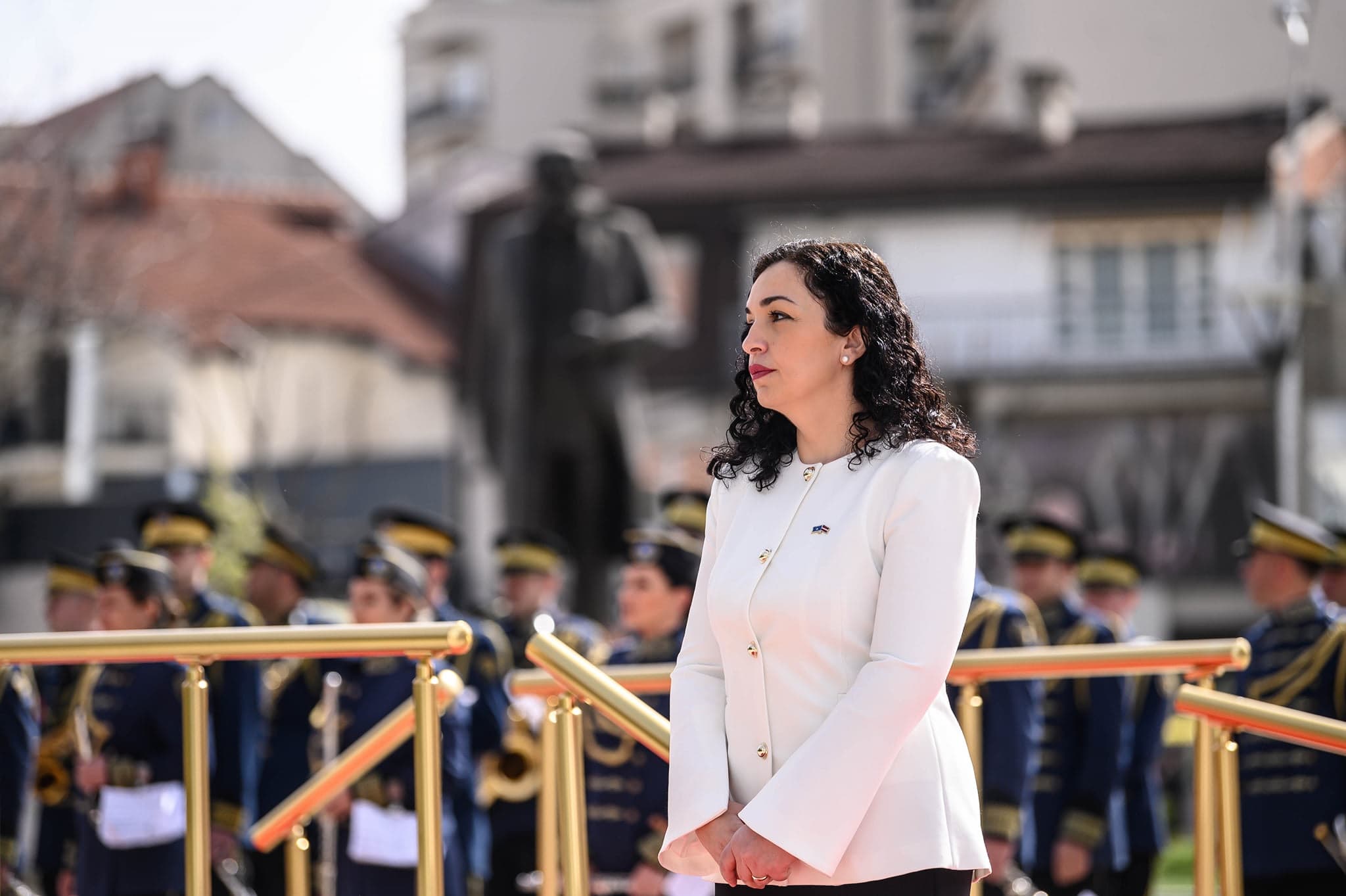 Osmani viziton familjet e prekura nga vërshimet në Gjakovë dhe Malishevë