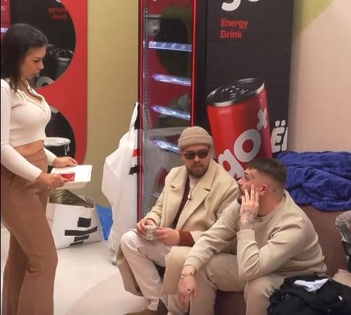 Alba e shërben Limin me kafe (VIDEO)
