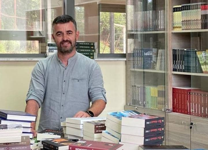 Pezullimi i mësimit në Fushë Kosovë, Zeqiri: Shkollat pritet të hapen të hënën e ardhshme (VIDEO)