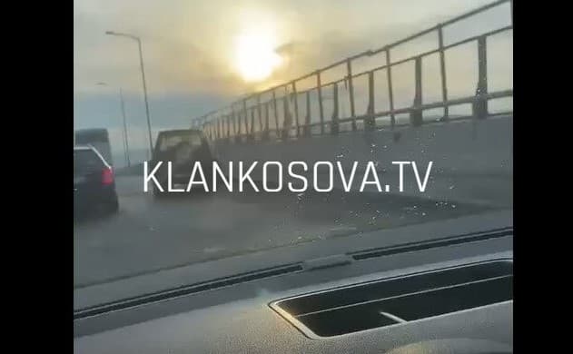 Vetaksident në hyrje të autostradës "Ibrahim Rugova" (FOTO)