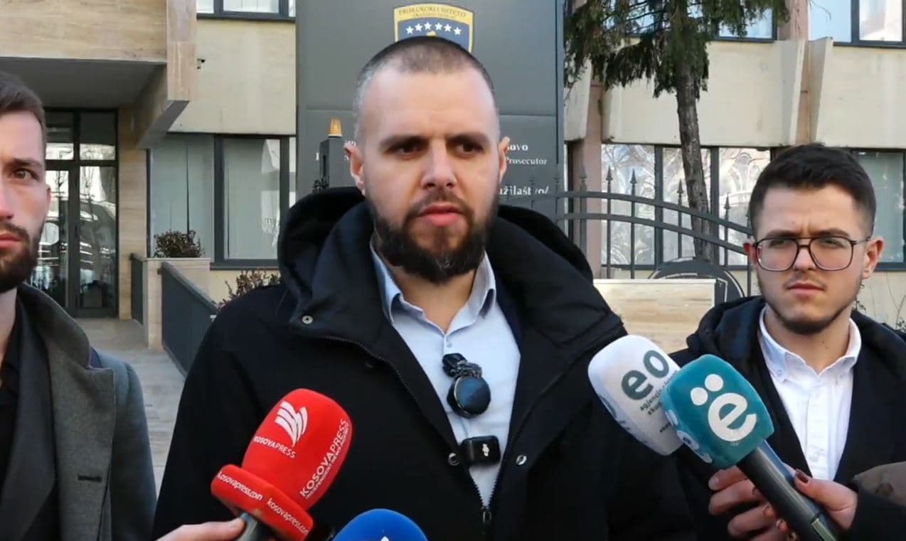 Avokati Bytyqi dorëzon kallëzim penal ndaj Belisar Jezercit për nxitje të urrejtjes dhe dhunës