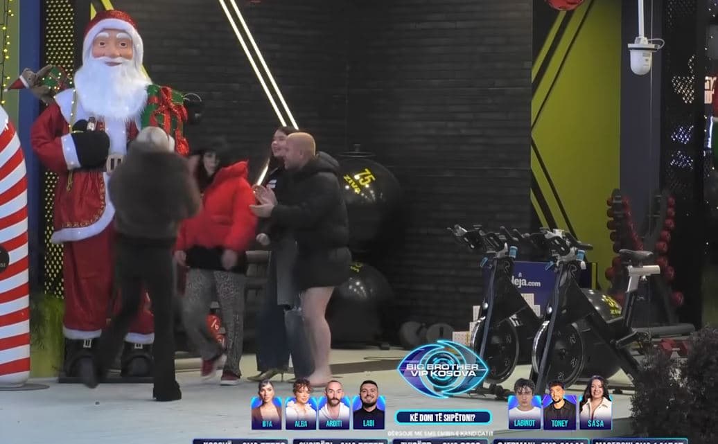 “Halla e madhe”, Labi, Alba dhe Benita e përndjekin Fjollën (VIDEO)