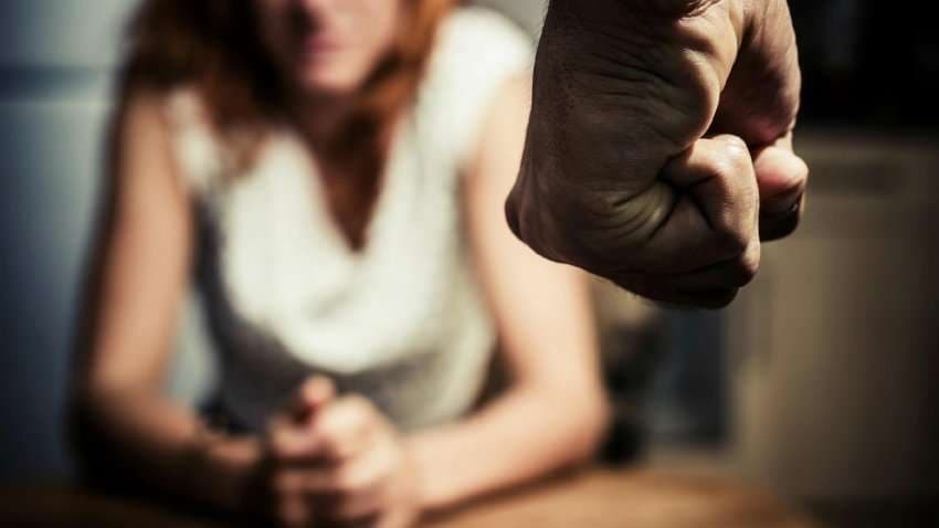 Burri në Deçan e bën për spital gruan, arrestohet e më pas lirohet