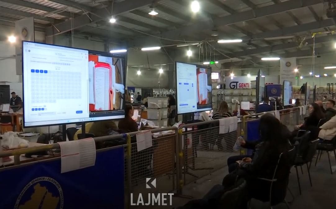 Qendra e Numërimit - Numërohen rreth gjysma e votave me postë (VIDEO)