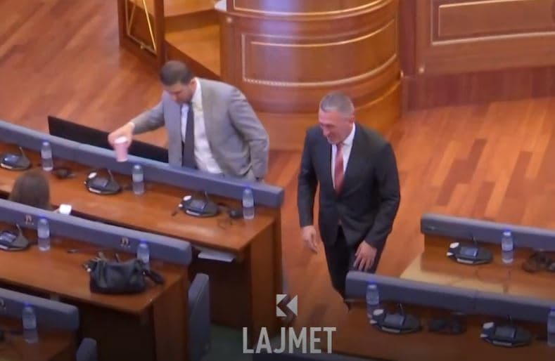 Nënkryetari i Kuvendit - Kushtetuesja ende pa vendim për Rashiqin (VIDEO)