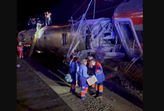 Shkon në 21 numri i personave që vdiqën si pasoje e daljes së trenit nga shinat në Spanjë