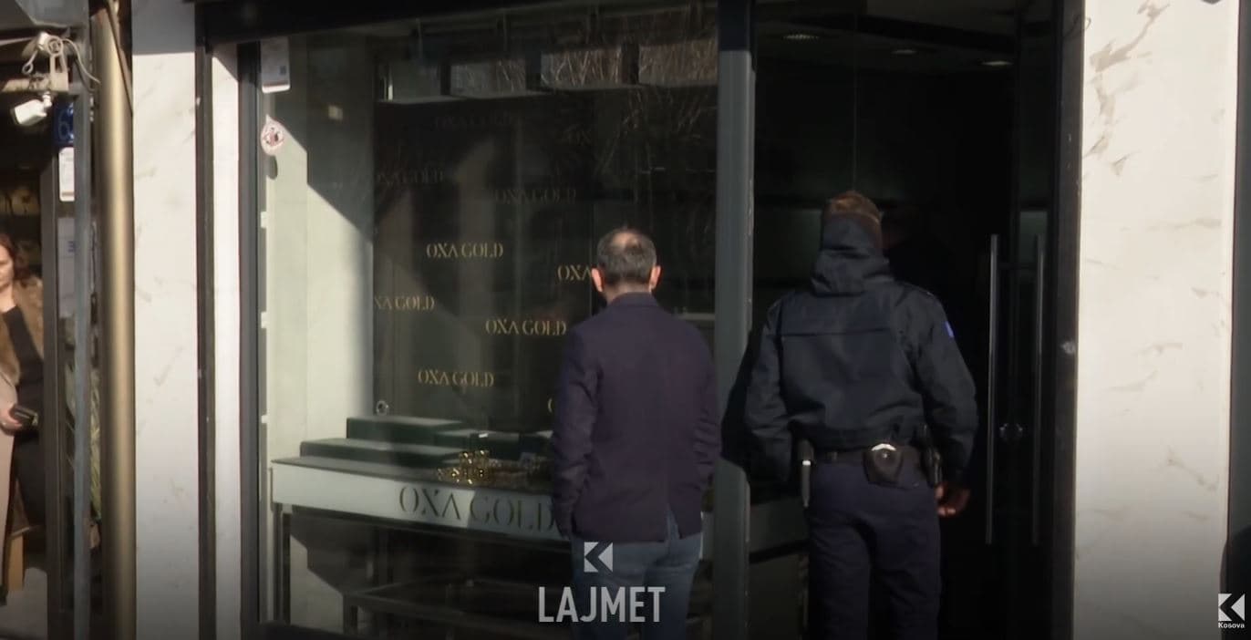 Pamje nga argjendaria që u vodh në Prishtinë (VIDEO)
