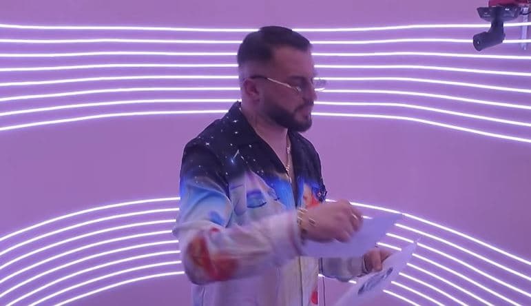 Momenti kur Limi ua merr biletat e fatit banorëve, ja reagimi i tyre! (VIDEO)
