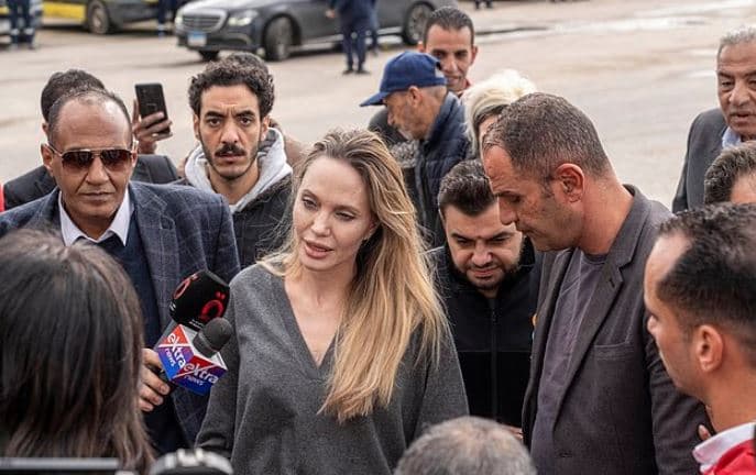 Angelina Jolie udhëton në Rafah, viziton palestinezët e plagosur