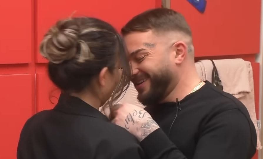 Dolce “prish” momentin mes Albës dhe Limit në lavanderi! (VIDEO)
