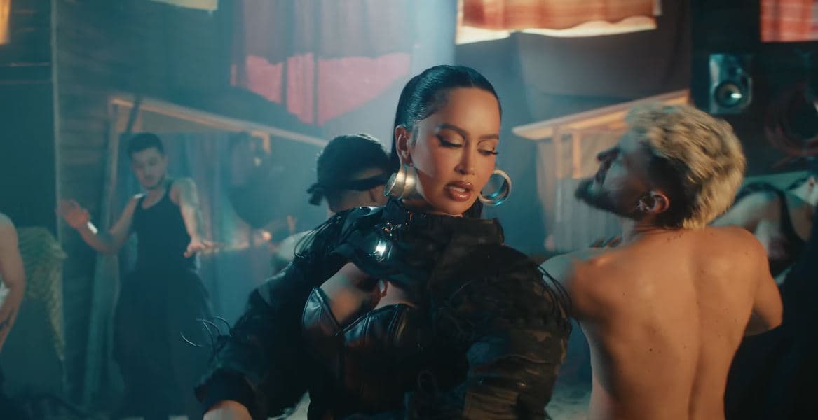 U bë virale në TikTok, Dafina Zeqiri publikon këngën “Xhane” (VIDEO)