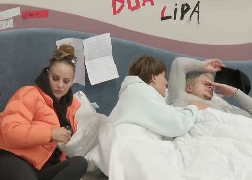 Hygerta s’gjen "ngrohtësi" as afër Klodit (VIDEO)
