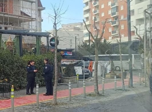 Dyshohet për therje me thikë në Klinë