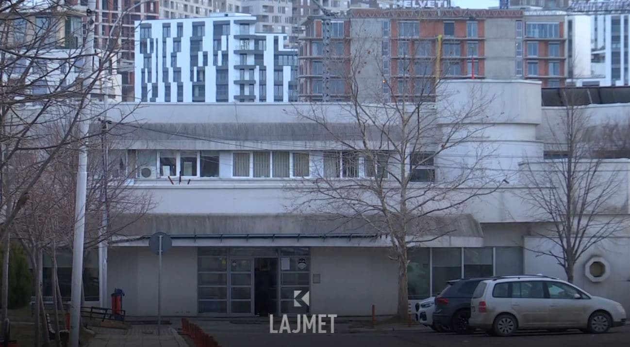Konkursi në QKUK: Shpallja e ngatërruar habit mjekët (VIDEO)