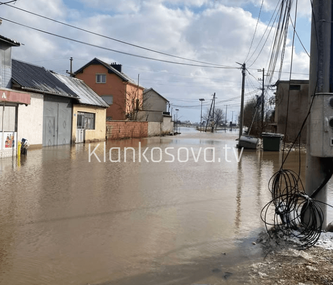 Fshati Miradi e Poshtme nën ujë, banorët përballen me vështirësi