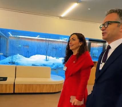 Presidentja Osmani publikon pamje prej Davos, ku u ftua nga Trump për Bordin e Paqes