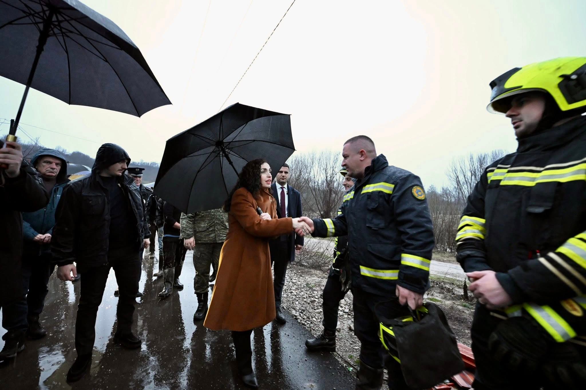 Osmani pas vizitave në Gjakovë e Malishevë: Bashkë mund t’i tejkalojmë sfidat (VIDEO)