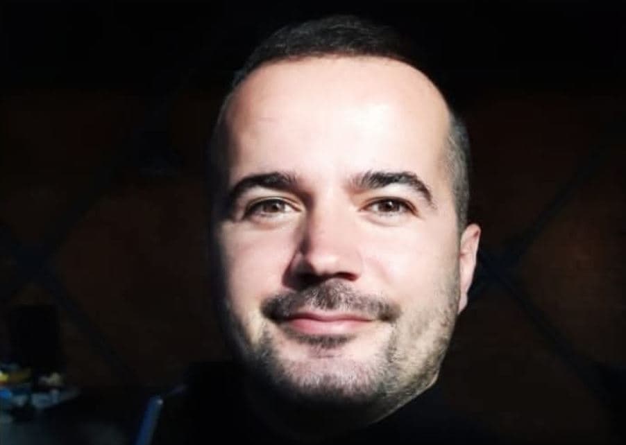 Rituali i harresës: Një vit në një natë
