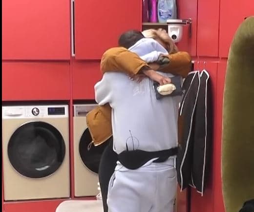 Limi dhe Dolce në krahët e njëri tjetrit (VIDEO)