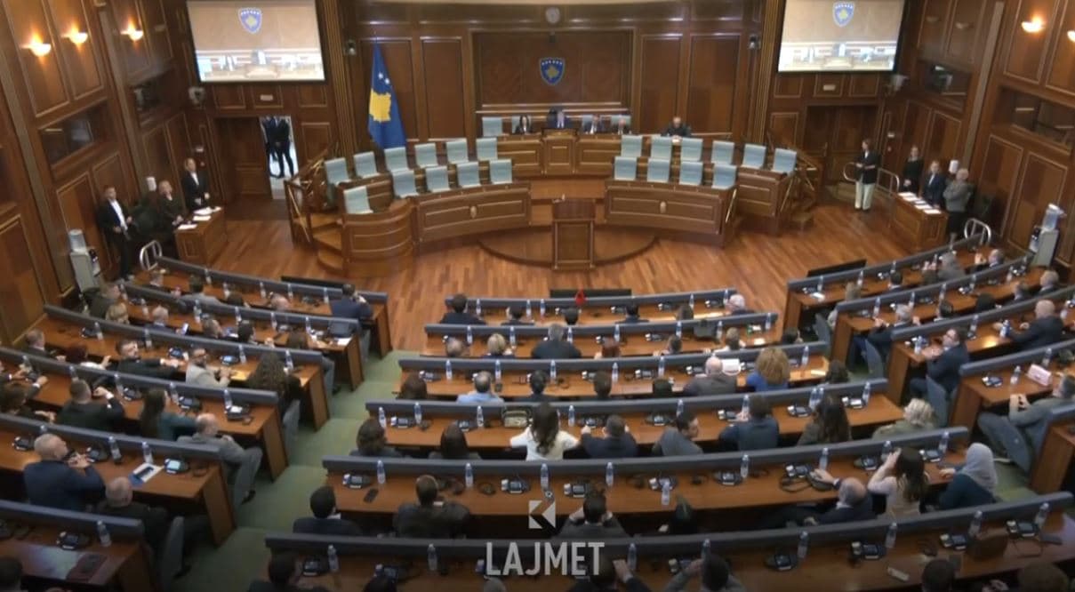 Rezultatet preliminare: Emra të njohur nuk e shkelin më Kuvendin (VIDEO)