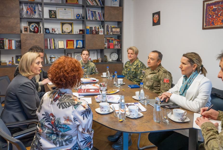Ulutash takon Rushitin e Qendrës së Rehabilitimit të Viktimave, temë ndikimi i traumës së luftës në shoqëri