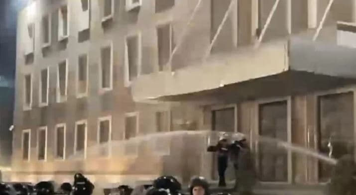 Një i lënduar në protestën e PD-së në Tiranë