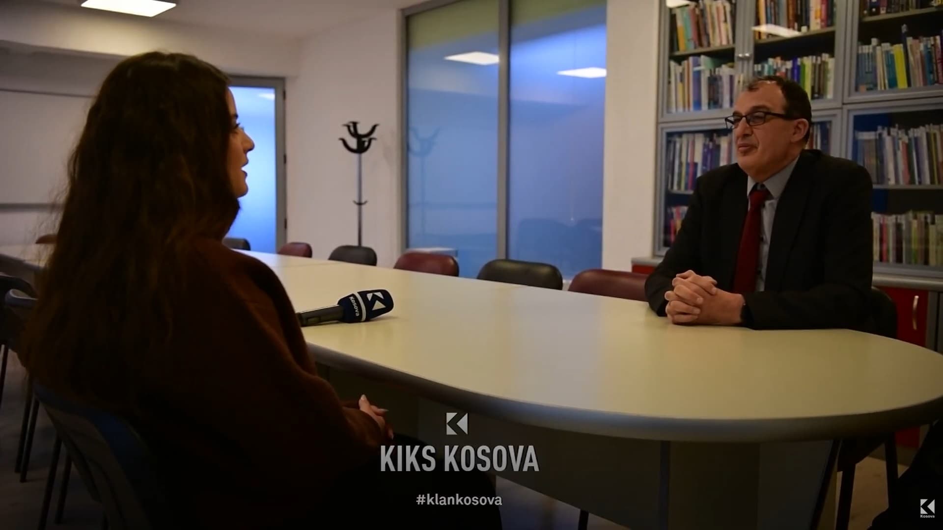 "Mbrojtja e diplomës është shndërruar në koktej familjar", thotë Pupovci (VIDEO)
