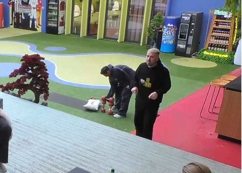 Labi: Tre muaj rresht, rusi s’ka mujt me hy në Rahovec (VIDEO)