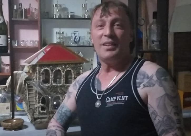 Ky është personi që tentoi t'i vras avokatin shqiptar dhe dy serbët në Deçan