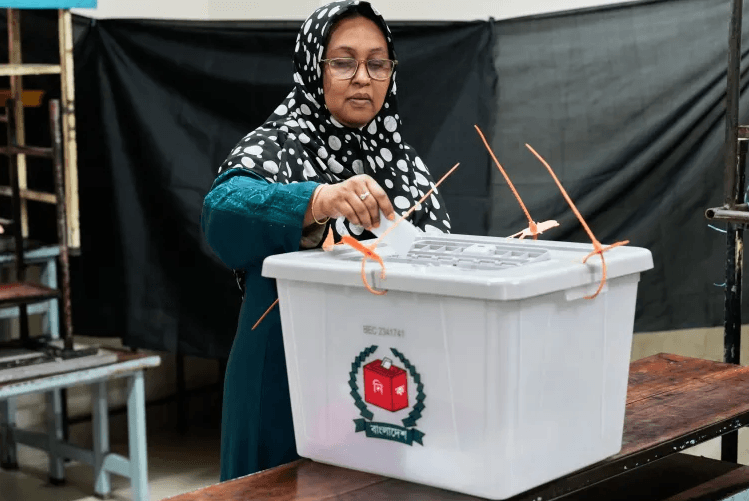 Bangladeshi voton në zgjedhjet e para pas rrëzimit të Hasinës
