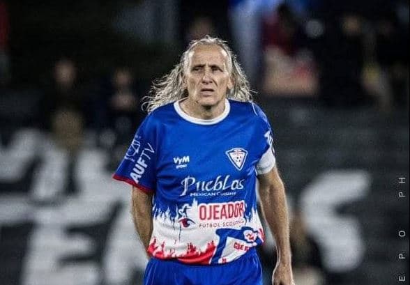 63 vjeçari Carmona ende aktiv në futbollin profesionist