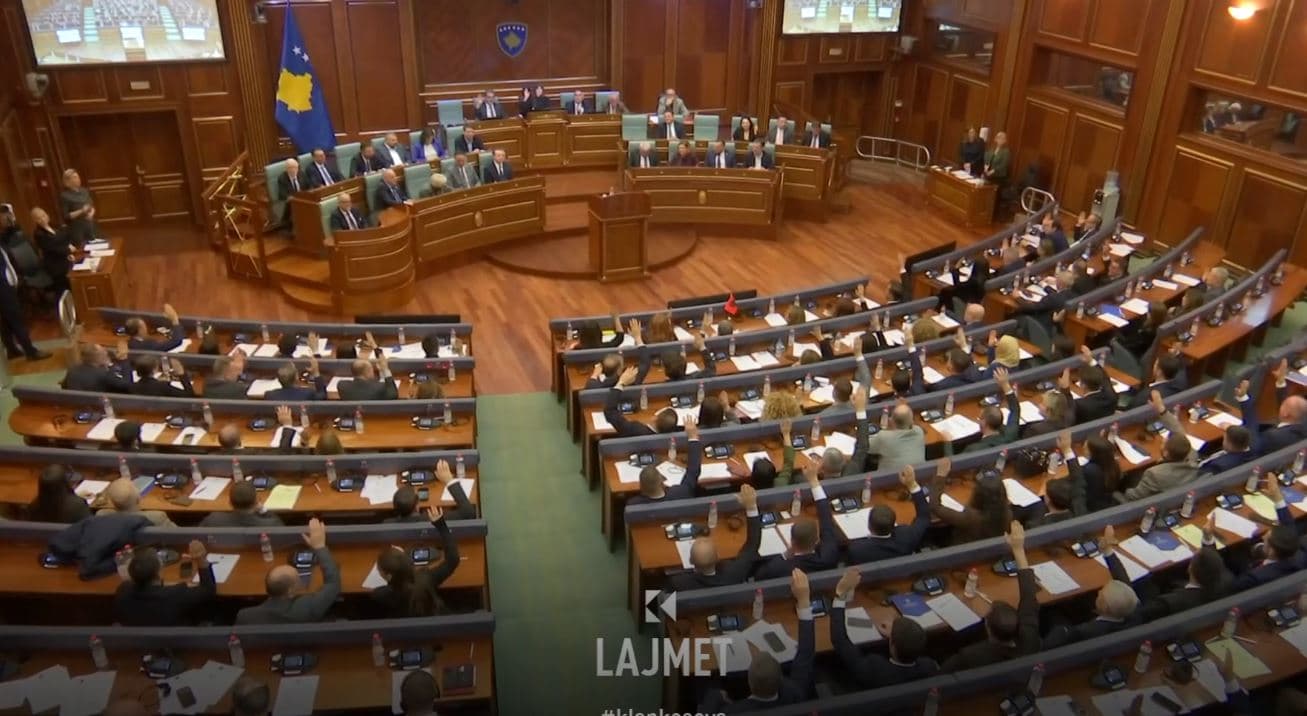 Rezolutat për UÇK-në: Votohen në letër, por pa efekt në praktikë (VIDEO)