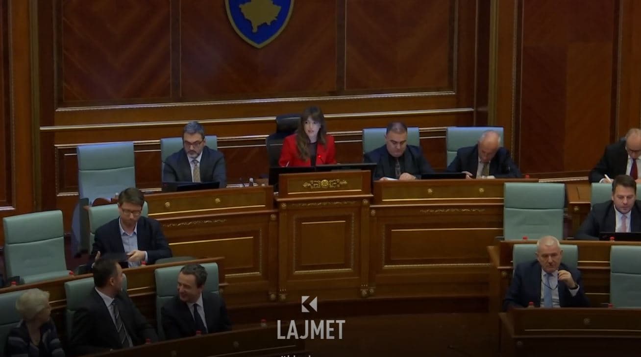 Kuleta e Kosovës: Pozita votoi e opozita që s’u përfill nuk çoi dorën (VIDEO)