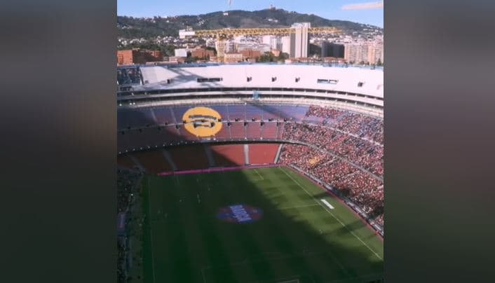 Komentatori i Artmotion i këndon Muriqit para ndeshjes me Barcelonën (VIDEO)