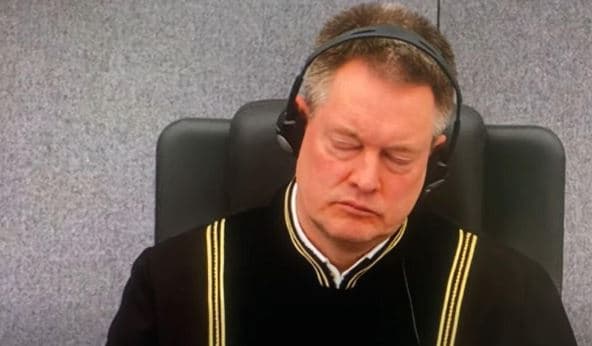 “Hej more Zot, ishalla ka fjetë edhe gjatë fjalës së Prokurorisë”, ironizon Dërguti