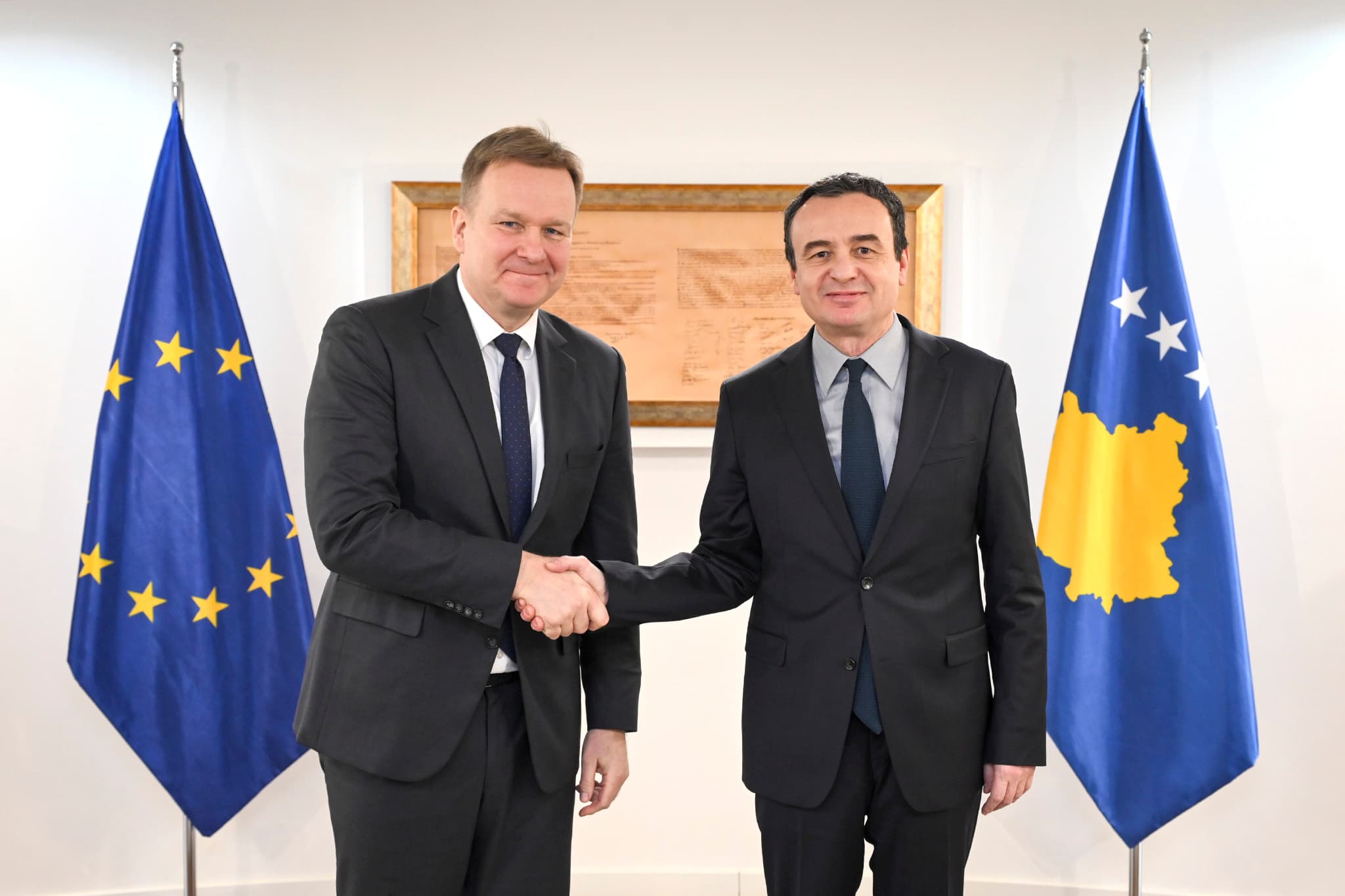 Integrimi evropian dhe sundimi i ligjit në fokus të takimit të Kurtit me emisarin e BE-së