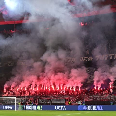 Eintracht Frankfurt gjobitet me gjysmë milioni euro për incidentet e tifozëve
