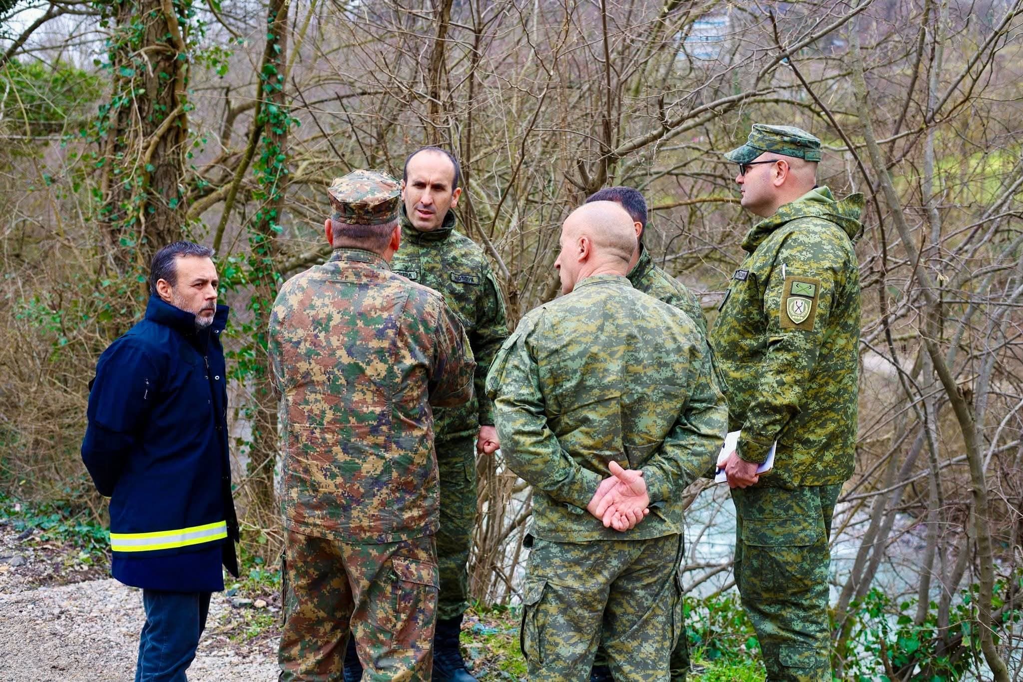 Vazhdojnë kërkimet për gjetjen e të zhdukurit në lumin Mat, edhe FSK-ja në terren
