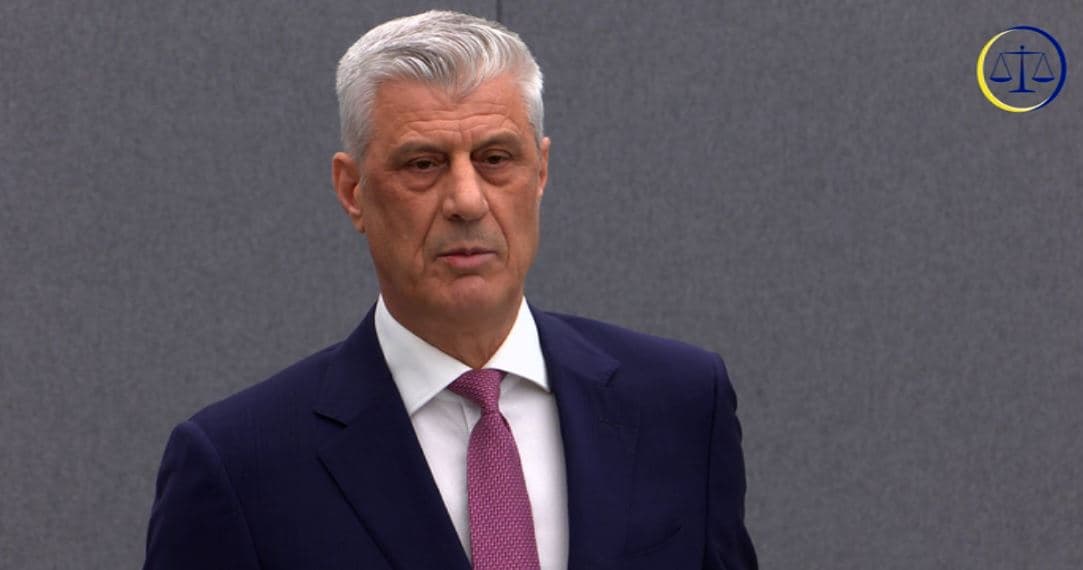 Njeriu që shpalli Pavarësinë, 18 vjet pas mbron luftën e UÇK-së: Hashim Thaçi ‘dridh’ muret e Hagës (VIDEO)