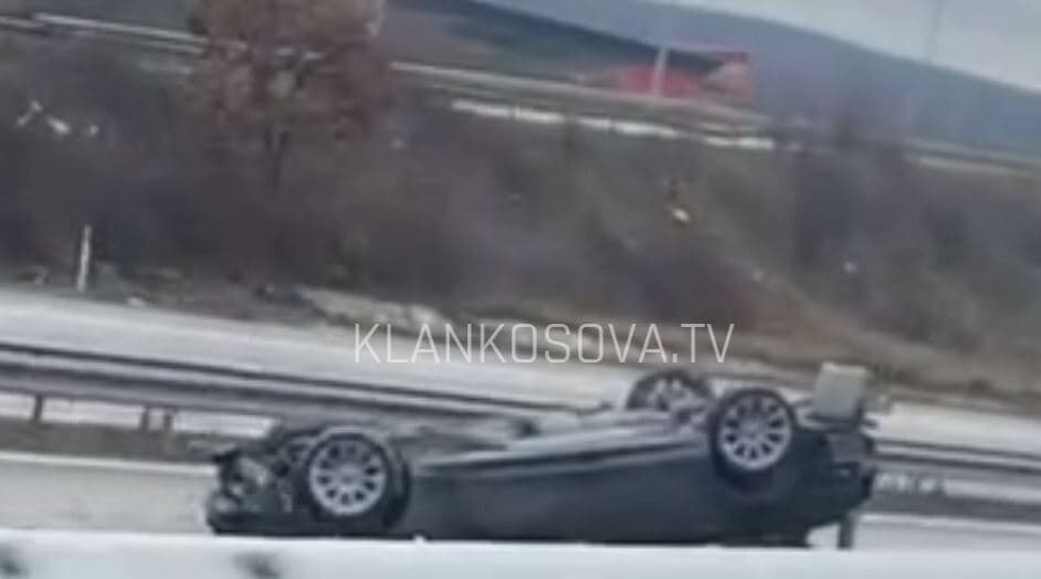 Rrokulliset vetura te "Kroni i Mbretit" - policia dhe zjarrfikësit në vendngjarje (VIDEO)