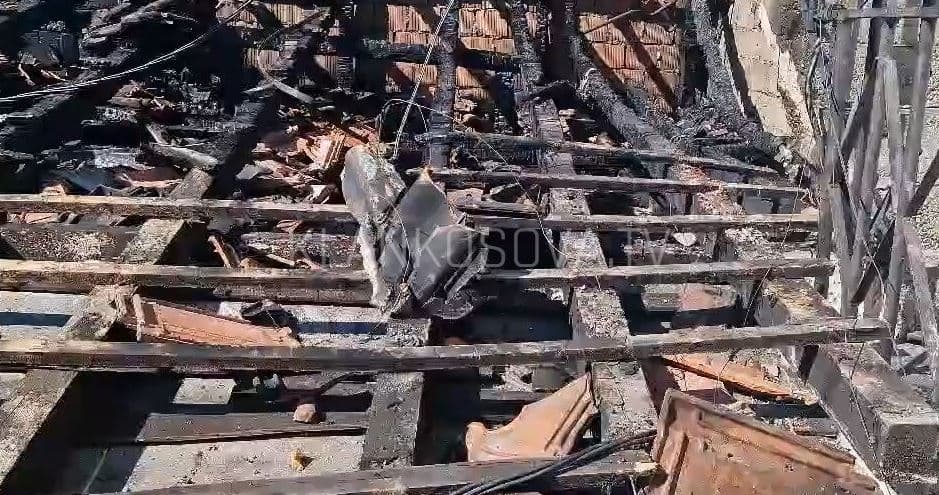 Pamje nga djegia e një shtëpie mbrëmë në Prizren (VIDEO)