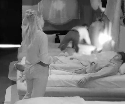 “Mashtruese”, Klodi i ashpër me Elijonën (VIDEO)