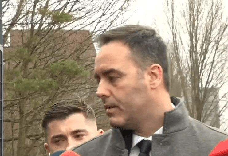 Gazetarja Mujku sfidon ministrin Konjufca për hetimin e Jack Smith për Specialen