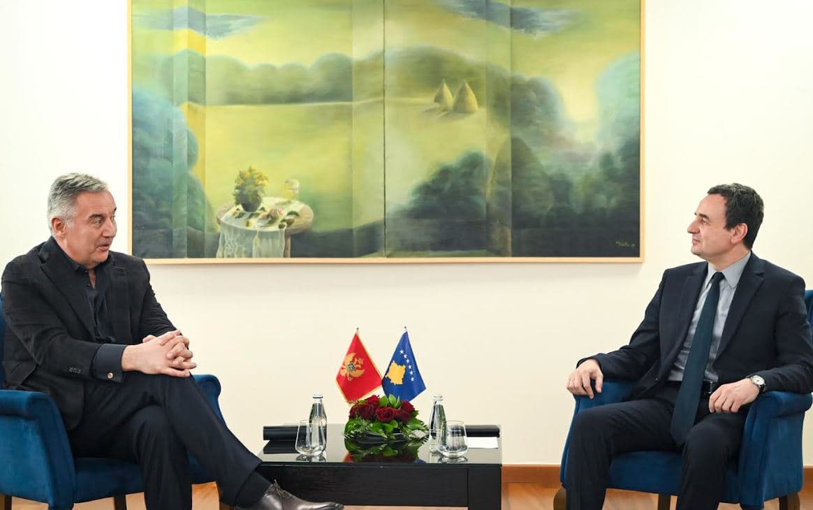 Kurti pret në takim Gjukanoviqin, ish-presidentin e Malit të Zi