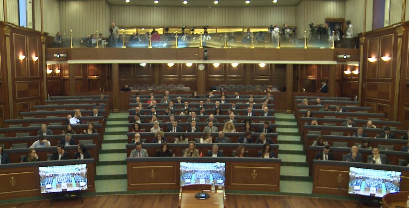 Pas mospajtimeve, shtyhet për të hënën seanca për Projektligjin e Buxhetit