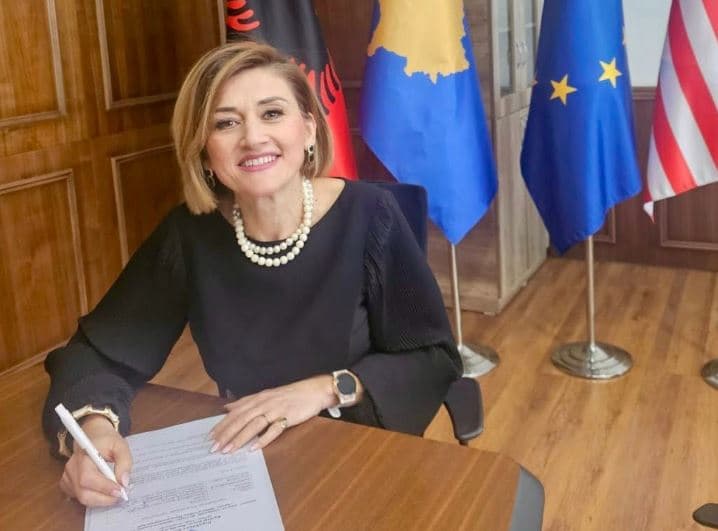 Kusari-Lila nënshkruan inicimin e procedurës të ligjit për çmimet tavan